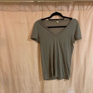 grey V neck top